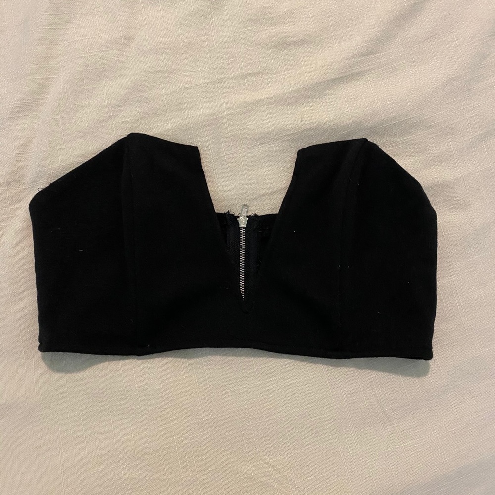 Tobi deep v top